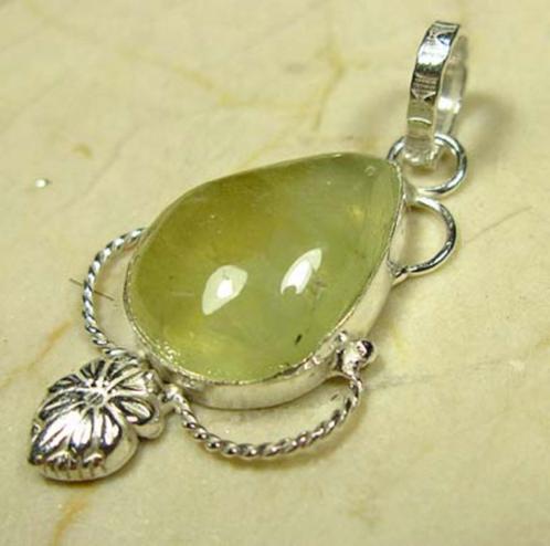 ha. glorierijke edelsteenhanger PREHNIET + gratis verzending, Sieraden, Tassen en Uiterlijk, Kettinghangers, Nieuw, Steen of Mineraal