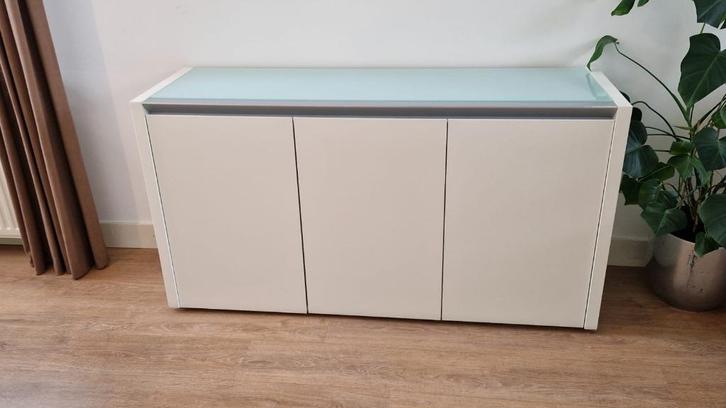 Stevige Dressoir (moderne look), Huis en Inrichting, Kasten | Dressoirs, Gebruikt, 150 tot 200 cm, 25 tot 50 cm, Met deur(en)