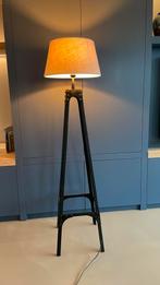 Staande industriële lamp, Huis en Inrichting, Lampen | Vloerlampen, Ophalen, Zo goed als nieuw, 150 tot 200 cm