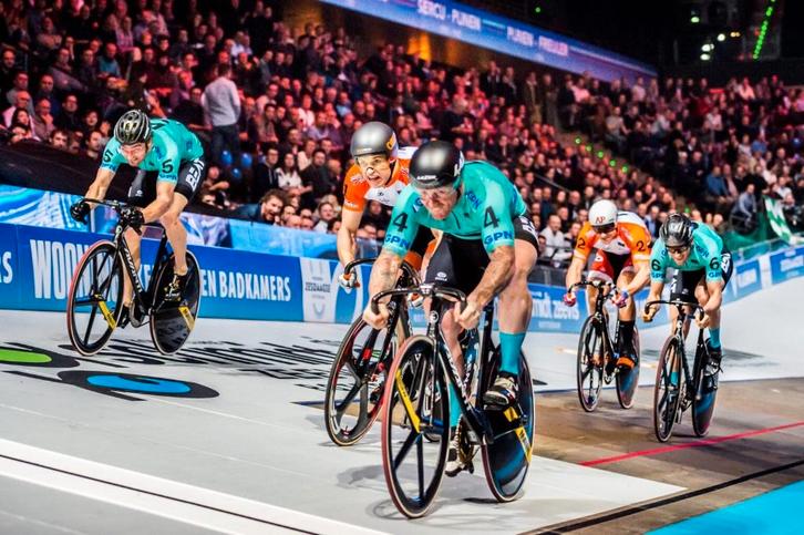 2 E-tickets Wielerzesdaagse AHOY Rotterdam. Samen voor €15,-, Tickets en Kaartjes, Sport | Overige, Twee personen, December
