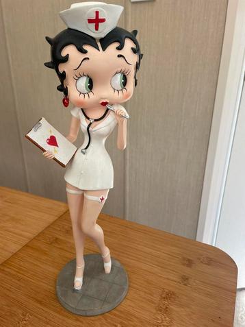 Betty Boop beeldje 34 cm hoog beschikbaar voor biedingen