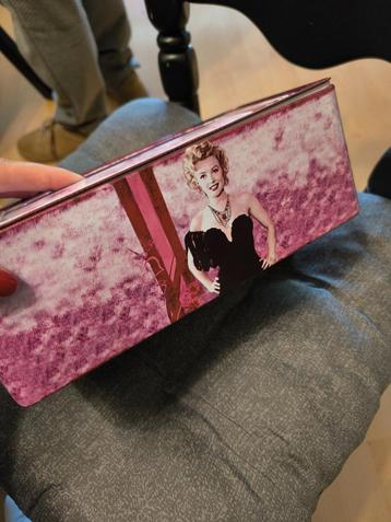 Retro metalen tissuebox / tissue doos Marilyn Monroe beschikbaar voor biedingen