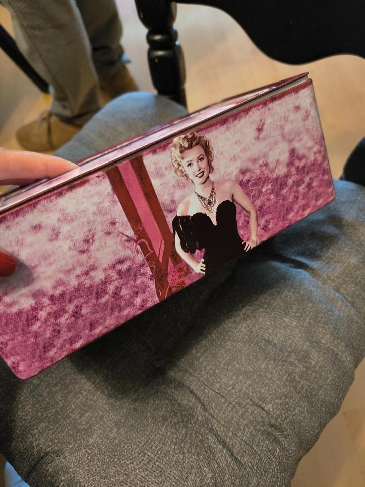 Retro metalen tissuebox / tissue doos Marilyn Monroe, Huis en Inrichting, Woonaccessoires | Overige, Zo goed als nieuw, Ophalen of Verzenden