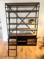 Stoere mangohout boekenkast met ladder, industriele stijl, Huis en Inrichting, Ophalen, 200 cm of meer, 150 tot 200 cm, Zo goed als nieuw