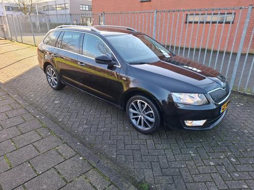 Skoda Octavia 1.2 TSI 81KW 2015 Zwart, Auto's, Skoda, Particulier, Octavia, ABS, Adaptieve lichten, Adaptive Cruise Control, Airbags