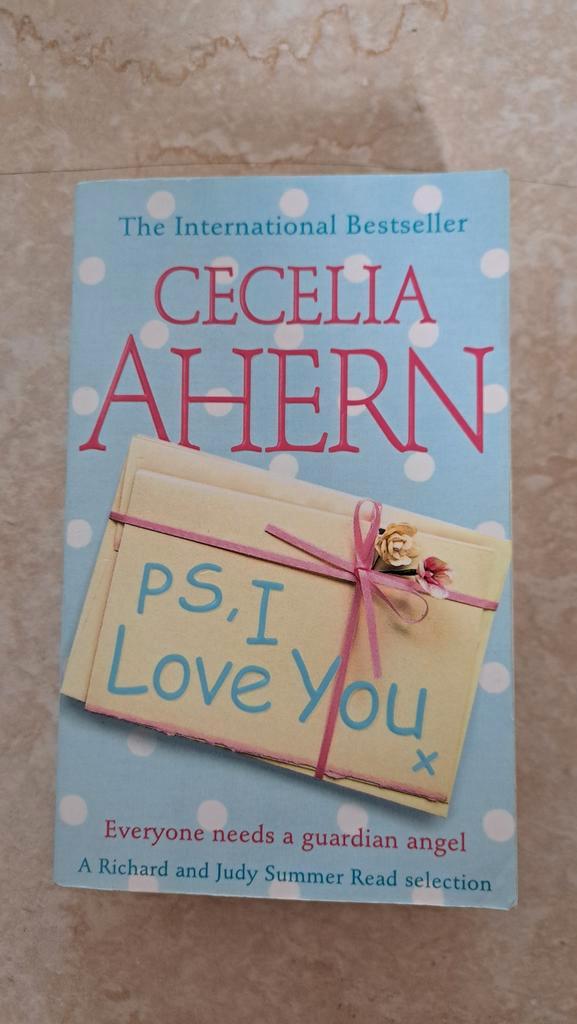P.S. I Love You - Cecelia Ahern Engelse versie, Boeken, Romans, Gelezen, Europa overig, Ophalen of Verzenden