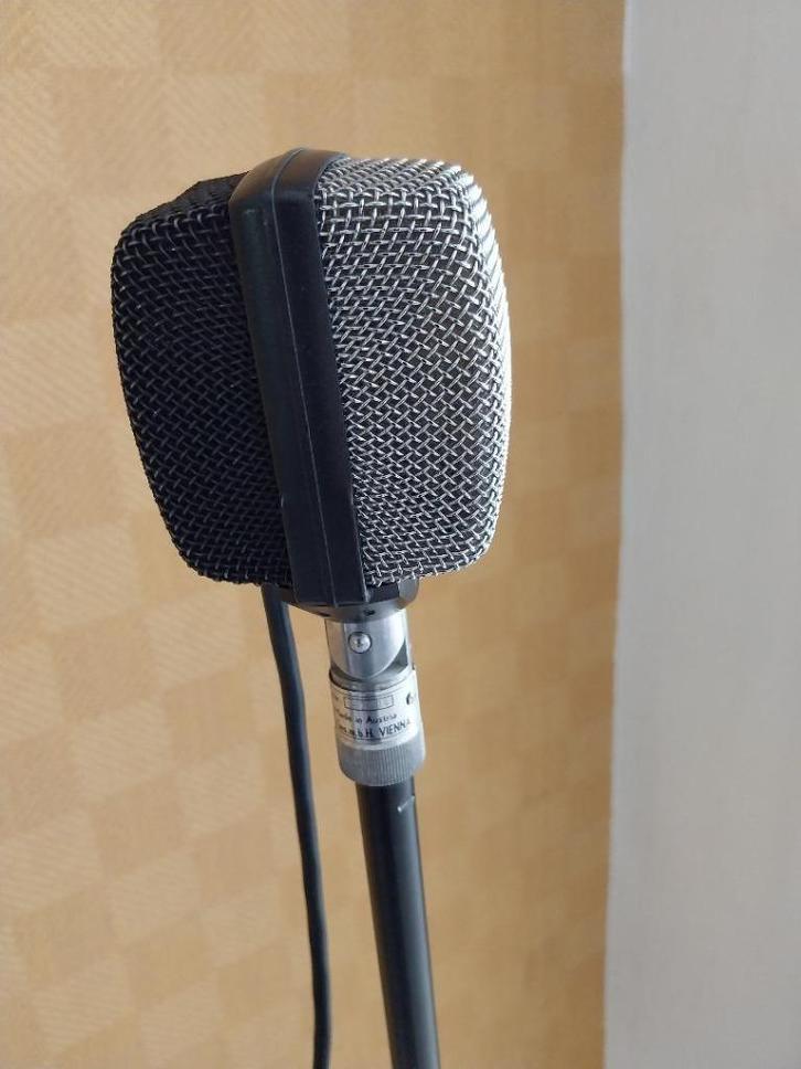 AKG D-12 vintage dynamische microfoon, Muziek en Instrumenten, Microfoons, Gebruikt, Zangmicrofoon, Ophalen of Verzenden