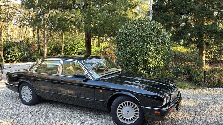 Jaguar XJ Sovereign 4.0 6cil 114000km, Auto's, Jaguar, Particulier, Sovereign, Benzine, Sedan, Automaat, Geïmporteerd, Zwart, Achterwielaandrijving