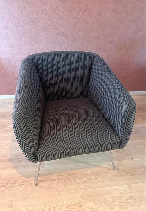 Leolux Fauteuil visgraat motief stof en leren achterkant, Huis en Inrichting, Fauteuils, Zo goed als nieuw, Leer, Metaal, Stof