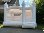 Wit Springkussen te huur - Kids Party Verhuur, Hobby en Vrije tijd, Feestartikelen | Verhuur, Ophalen of Verzenden, Zo goed als nieuw