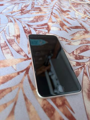 iPhone SE (3e generatie) met 128GB beschikbaar voor biedingen
