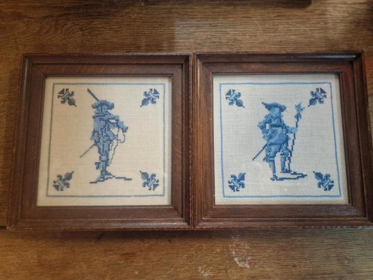 Geborduurde Delfts Blauwe Tegels in Houten Lijst, Antiek en Kunst, Antiek | Wandborden en Tegels, Ophalen
