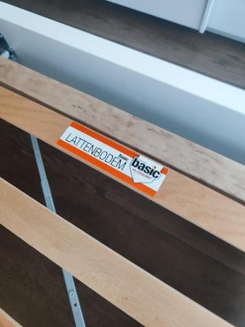 Bedframe and Slatted bed base -  MALM Ikea 180 x 200 white - afbeelding 3