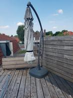 Gratis grote parasol 360cm (doek dient vervangen te worden), Ophalen, Zo goed als nieuw, Zweefparasol