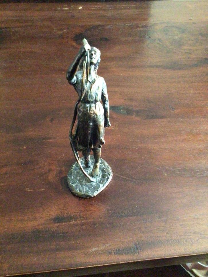 Bronzen beeldje van een figuur 17 cm hoog, Antiek en Kunst, Kunst | Beelden en Houtsnijwerken, Ophalen of Verzenden