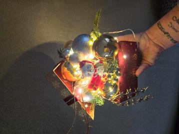 Kerststuk in doos met verlichting  beschikbaar voor biedingen