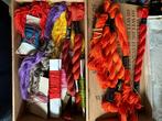 Diverse kleuren DMC garens nieuw en gebruikt in sigarenkist, Hobby en Vrije tijd, Naaien en Fournituren, Ophalen, Zo goed als nieuw