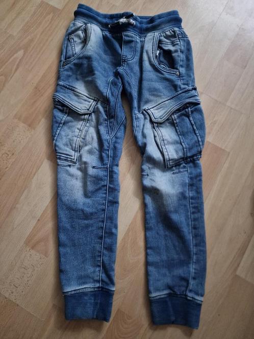 super leuke spijkerbroek, maat 134, Kinderen en Baby's, Kinderkleding | Maat 134, Zo goed als nieuw, Jongen, Broek, Ophalen of Verzenden