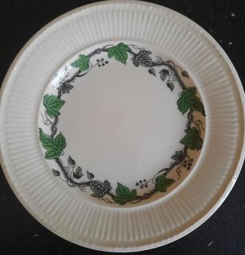 Wedgwood Stratford gebaksbordje   beschikbaar voor biedingen