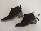 Zwarte suède enkellaarsjes maat 39, merk Even & Odd, Ophalen of Verzenden, Zo goed als nieuw, Zwart, Lage of Enkellaarzen