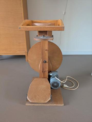Wiad elektrische pottenbakkersschijf hout beschikbaar voor biedingen