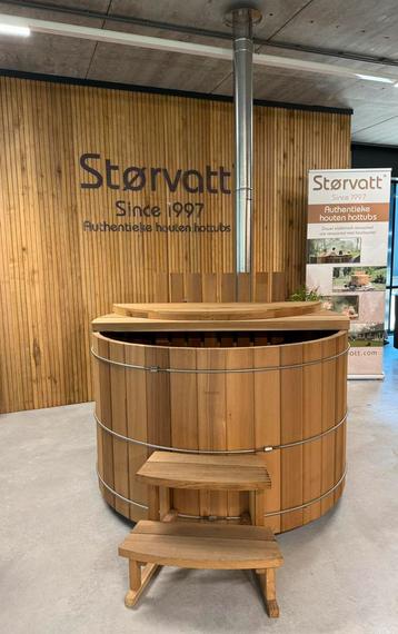 Nieuwe storvatt red cedar hottub beschikbaar voor biedingen
