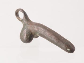 Bodemvondst Romeinse Fallus hanger  (250930-03) beschikbaar voor biedingen