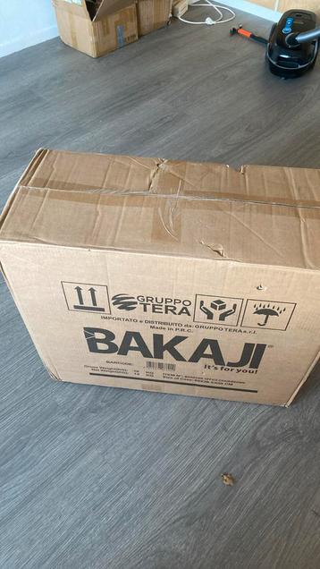 BAKAJI stoel beschikbaar voor biedingen