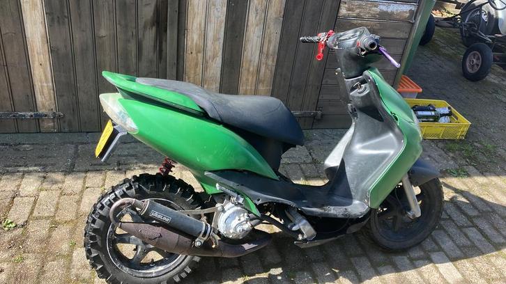 Yamaha Jog rr cross/stuntscooter, Fietsen en Brommers, Scooters | Yamaha, Gebruikt, JogR of RR, Maximaal 45 km/u, Tweetakt, Ophalen