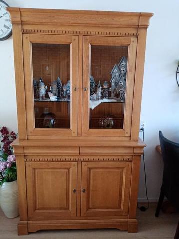 Blank eiken buffet kast. 2 delen.  beschikbaar voor biedingen