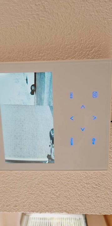 Bijna nieuw Elro intercom video deurbel met binnen monitor  beschikbaar voor biedingen