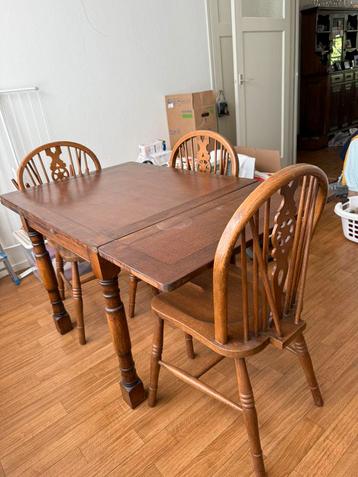 4 eiken Windsor chairs met eiken tafel uitklapbaar beschikbaar voor biedingen