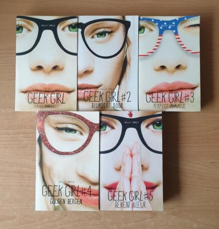 Holly Smale - Geek Girl 1 t/m 5 (ned), Boeken, Fantasy, Gelezen, Ophalen of Verzenden