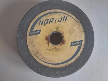 Slijpschijf Norton rond 205 mm beschikbaar voor biedingen