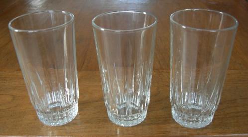 Bierglas strak model, vaasje (3x). Afmeting Ø 7,4x13,7 cm., Huis en Inrichting, Keuken | Servies, Zo goed als nieuw, Glas of Glazen