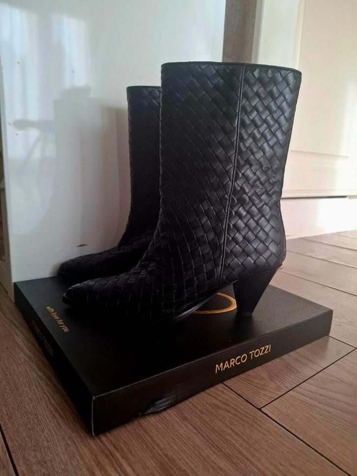 Dwrs zwarte enkellaarsjes, z.g.a.n. maat 40, Kleding | Dames, Schoenen, Ophalen of Verzenden