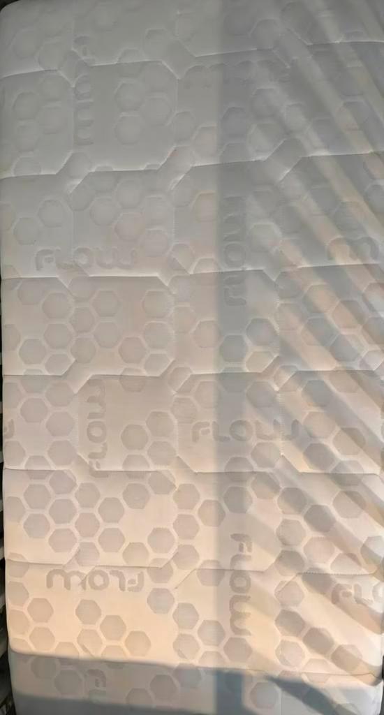 Kidsmill BabyFlow matras + beschermmat - nette staat, Kinderen en Baby's, Babywiegjes en Ledikanten, Zo goed als nieuw, Ledikant