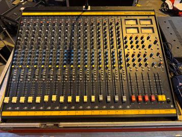 Soundcraft Series 200B Mengtafel incl Flightcase  beschikbaar voor biedingen