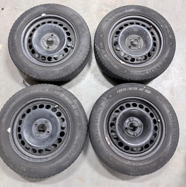 4x100 set winterbanden 185 65 15 Vredestein Snowtrac 5 prima, Auto-onderdelen, Banden en Velgen, Banden en Velgen, Winterbanden