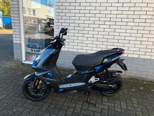 HELE GAVE PEUGEOT SPEEDFIGHT 45KM MAT GREY BJ2021 8000KM, Fietsen en Brommers, Scooters | Peugeot