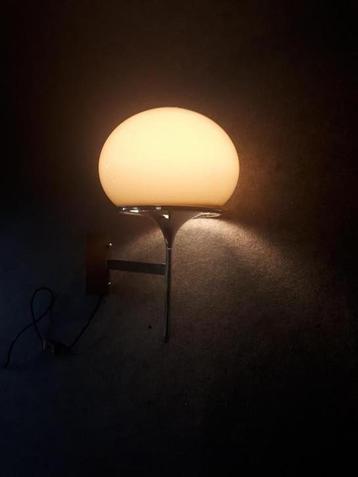 Vintage wandlamp beschikbaar voor biedingen