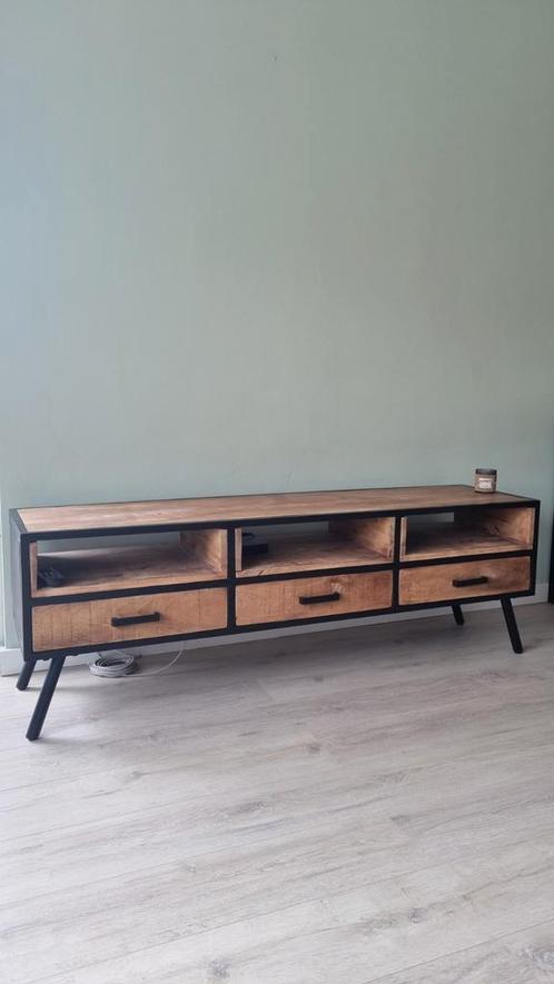 Industrieel TV Meubel - 160 cm, Huis en Inrichting, Kasten | Televisiemeubels, Gebruikt, Ophalen