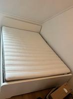 Ikea aksvoll bed inclusief matras, Huis en Inrichting, Slaapkamer | Matrassen en Bedbodems, Ophalen, 140 cm, Zo goed als nieuw