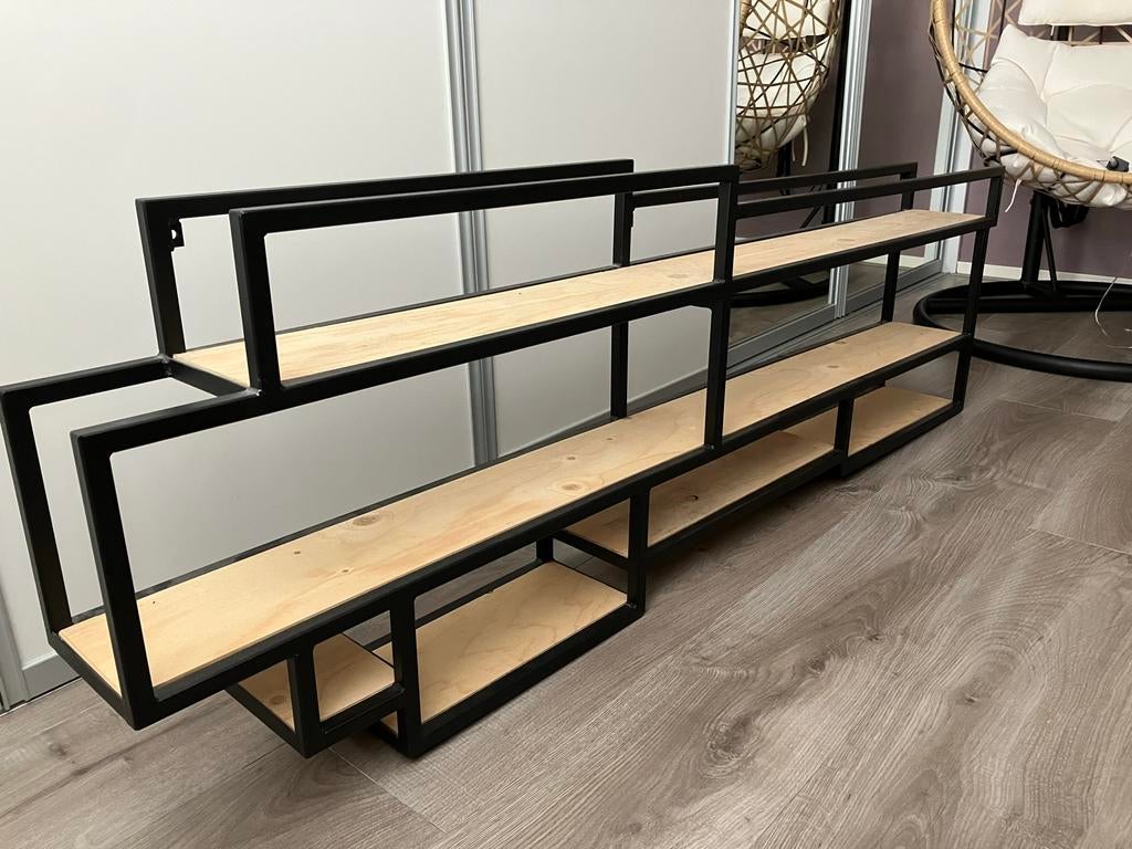 Modern Zwart industrieel wandrek met houten planken, Huis en Inrichting, Kasten | Overige, Ophalen, Zo goed als nieuw