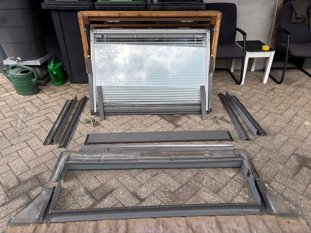 Velux dakraam met rolluik - Gebruikt, Doe-het-zelf en Verbouw, Glas en Ramen, Gebruikt, 80 tot 120 cm, Ophalen of Verzenden, Dubbelglas