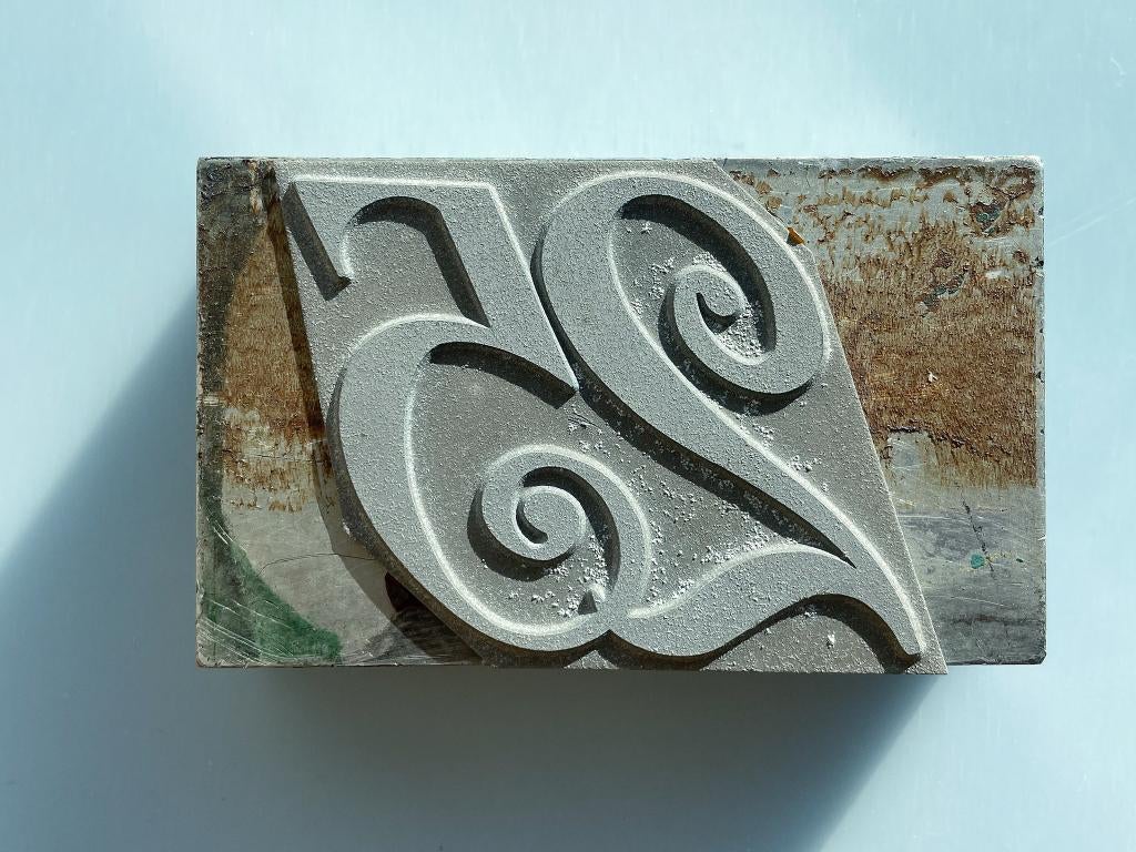 Cliche hoogdruk debossing boekbind drukplaat 25 nummer, Antiek en Kunst, Ophalen of Verzenden