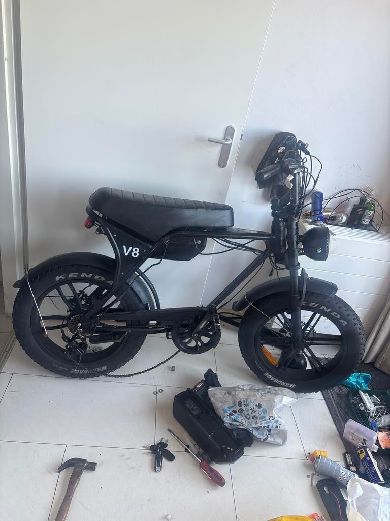 Fatbike V8 met 750W motor en speciale lamp (zonder accu), Fietsen en Brommers, Elektrische fietsen, Ophalen, Gebruikt, Overige merken