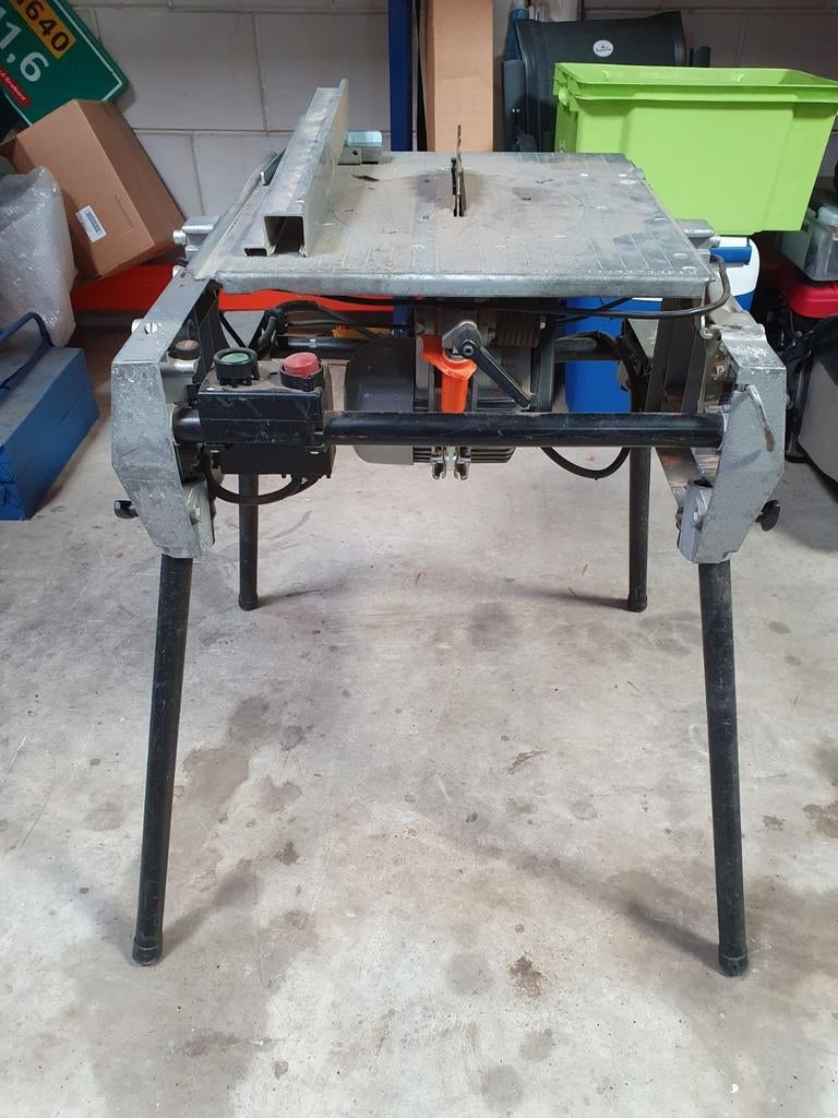 Zaagtafel Elu, Doe-het-zelf en Verbouw, Gereedschap | Zaagmachines, Ophalen, Gebruikt, Cirkelzaag, 30 tot 70 mm