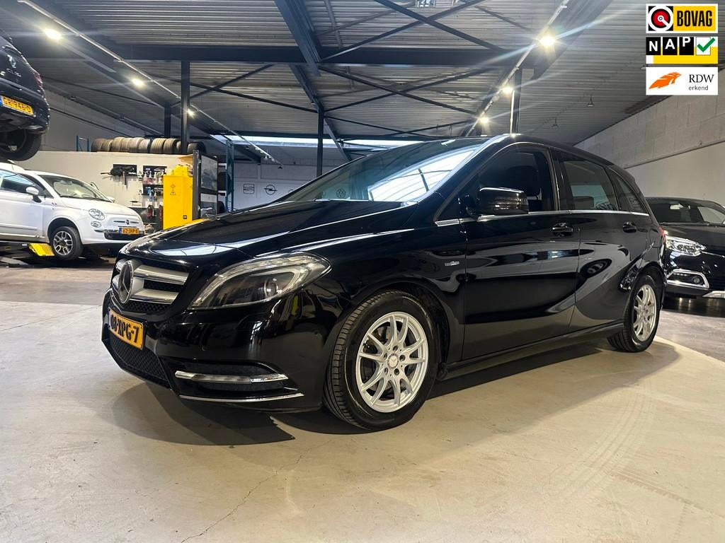 Mercedes-Benz B-klasse 200 Ambition/Leder/Xenon/trekhaak/Dea, Euro 5, 1325 kg, Gebruikt, Zwart