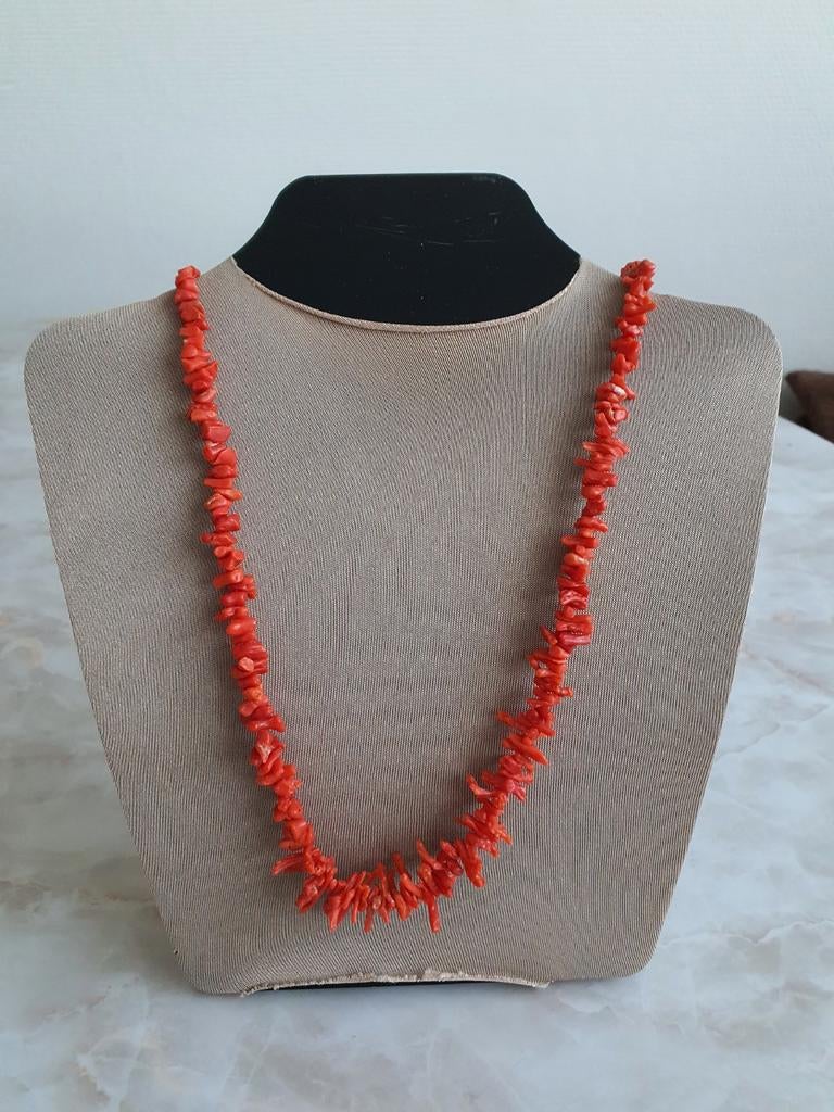 Prachtige bloedkoraal ketting, Sieraden, Tassen en Uiterlijk, Kettingen, Gebruikt, Ophalen of Verzenden, Steen of Mineraal, Met edelsteen